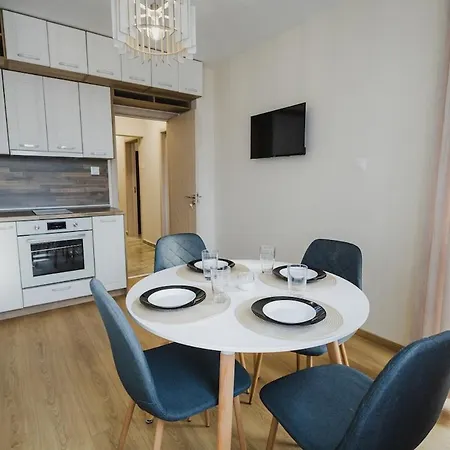Appartement модерен ирида с басейн и градина *