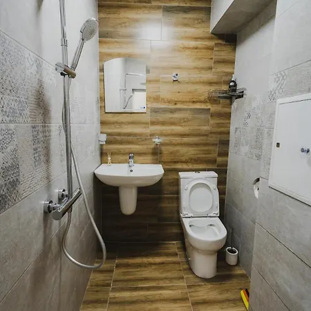 Appartement модерен ирида с басейн и градина *